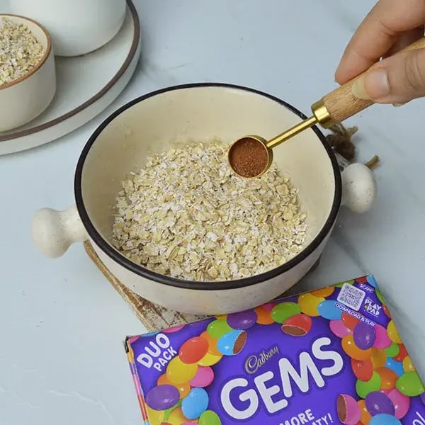 Oatmeal Cookies with Gems Topping - Add cinnamon powder