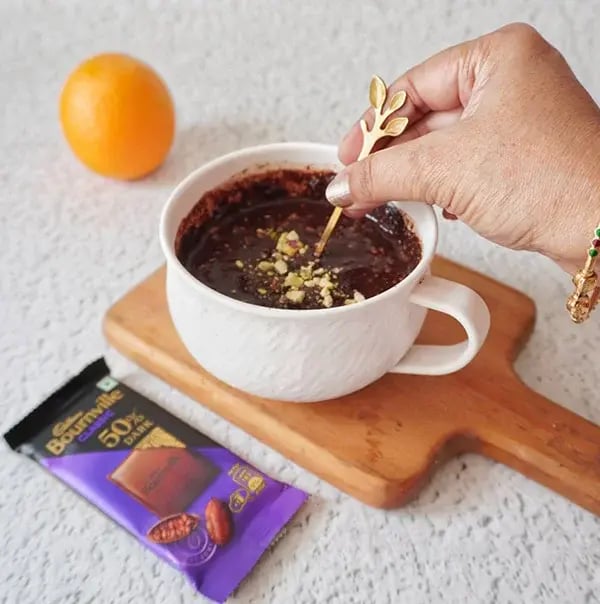 Orange Chocolate Mousse with Pistachio - Mix the ingredients