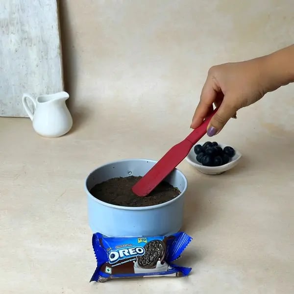 Oreo-Berry Fusion Bites - Pressing Crust Into Pan