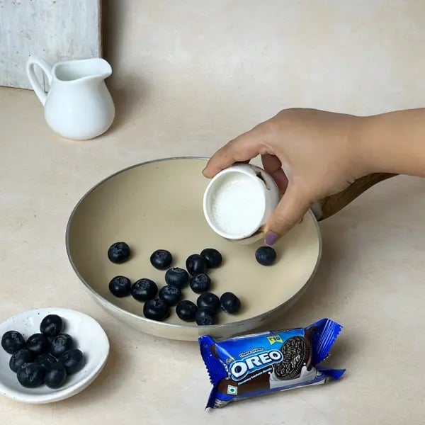 Oreo-Berry Fusion Bites - Cooking Blueberries Sugar