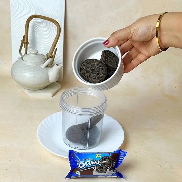 Oreo Bournville Gooey Cup Brownie - Place all the Oreos