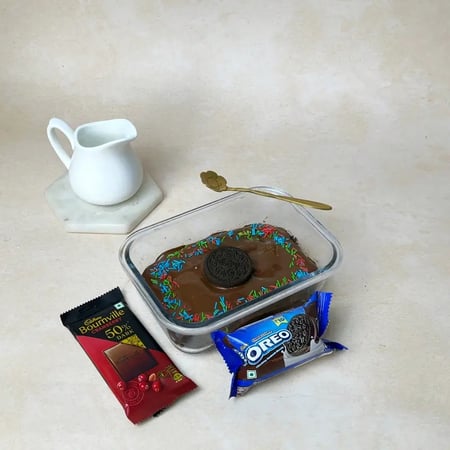 Oreo Bournville Matcha Lunchbox Cake