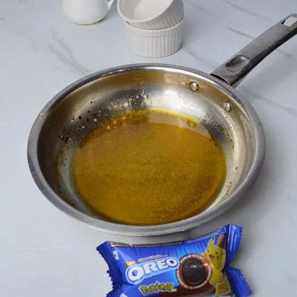 Oreo Caramel Pudding with Pistachio Dust - Add sugar and 2 tsp of water