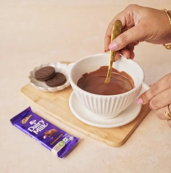 OREO Chocolate Bar with Cadbury Dairy Milk-Stir continuously