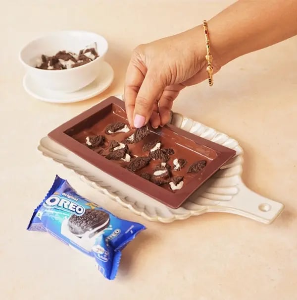 OREO Chocolate Bar with Cadbury Dairy Milk-Carefully sprinkle the chopped