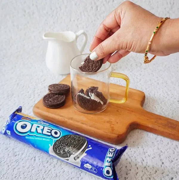 Oreo Coffee - Place 2–3 Oreo cookies
