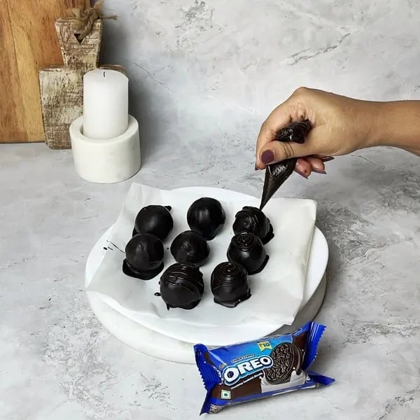 Oreo Cookie Ball - Patterned Chocolate Balls