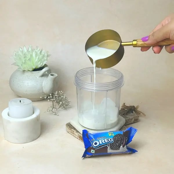 oreo-cookies-and-cream-frappe-step2