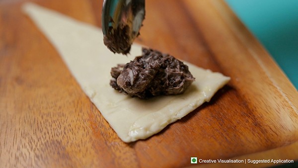 Oreo Croissant Recipe - Rolling Croissant Triangles
