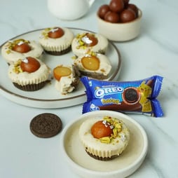 Oreo Crust Gulab Jamun Cheesecake