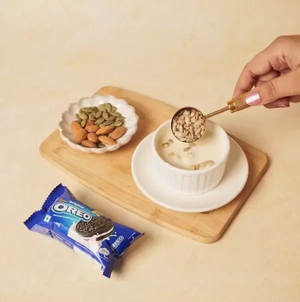 Oreo Dessert For Raksha Bandhan - Add chopped nuts