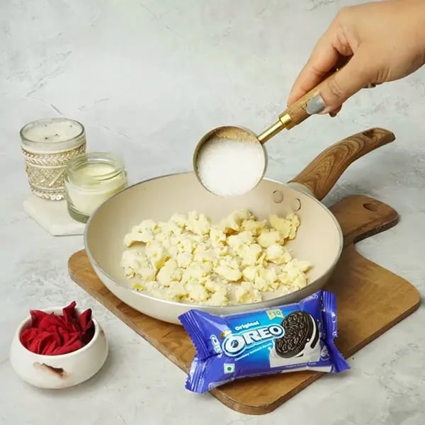 Oreo Diya Sweet For Diwali-Now take a medium-sized pen