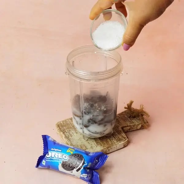 Oreo Dora Pancake-Add sugar to the jar and blend everything