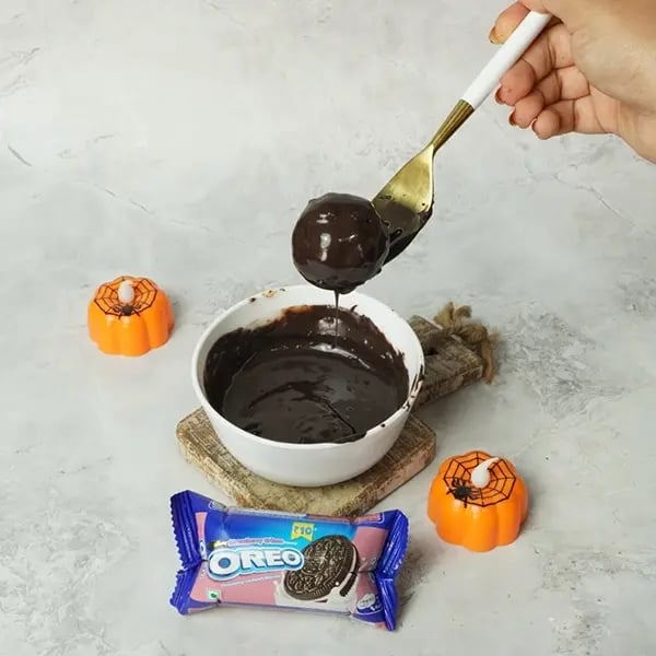 Oreo Eyeball Truffle-Microwave and melt dark chocolate