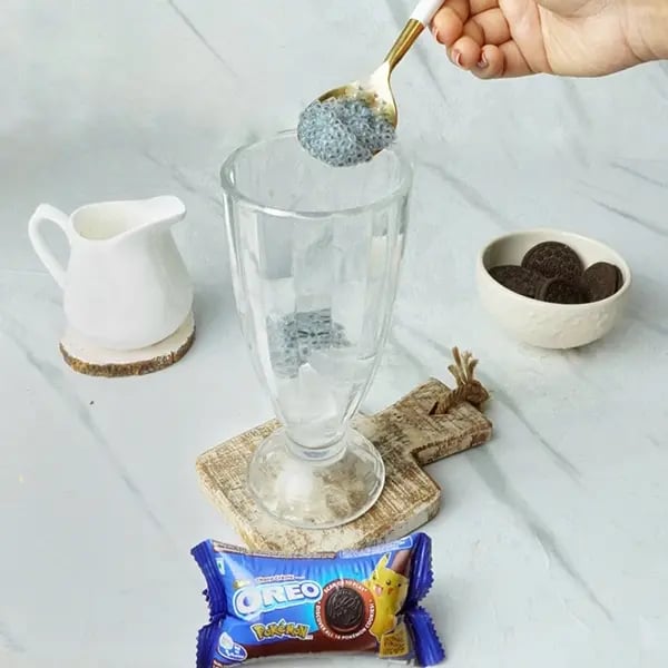 Oreo Falooda Shake with Pistachio and Almond-Take a glass