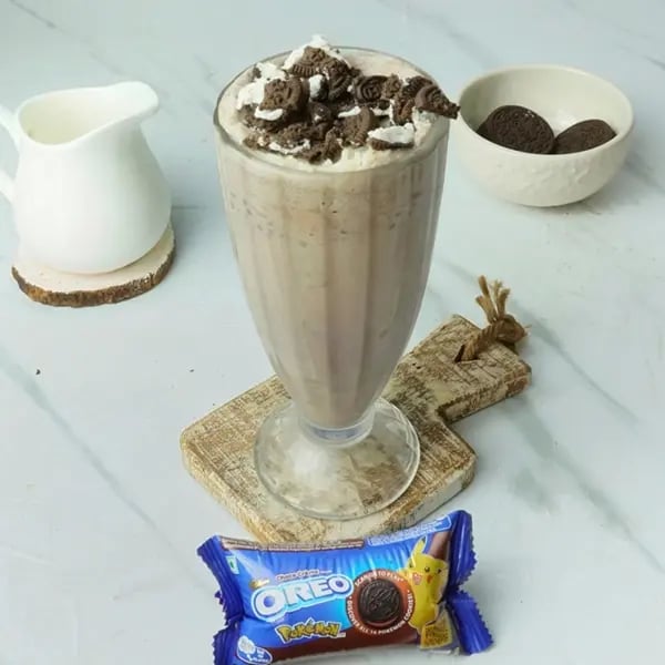 Oreo Falooda Shake with Pistachio and Almond-Now add some more chopped Oreo biscuits