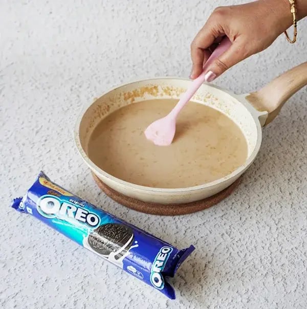 Oreo Frost Cups - Cook on low heat