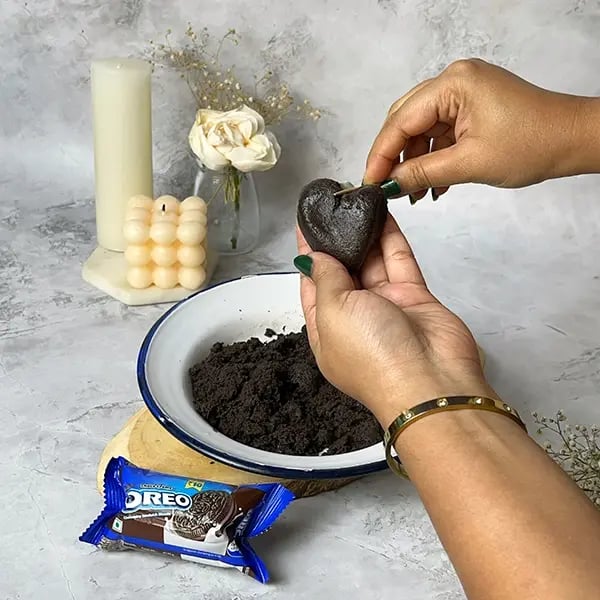 Oreo Heart Bournville Truffles-Roll 1-inch balls of dough