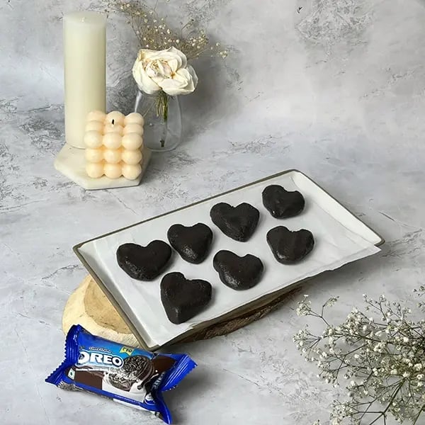 Oreo Heart Bournville Truffles-Place the shaped hearts