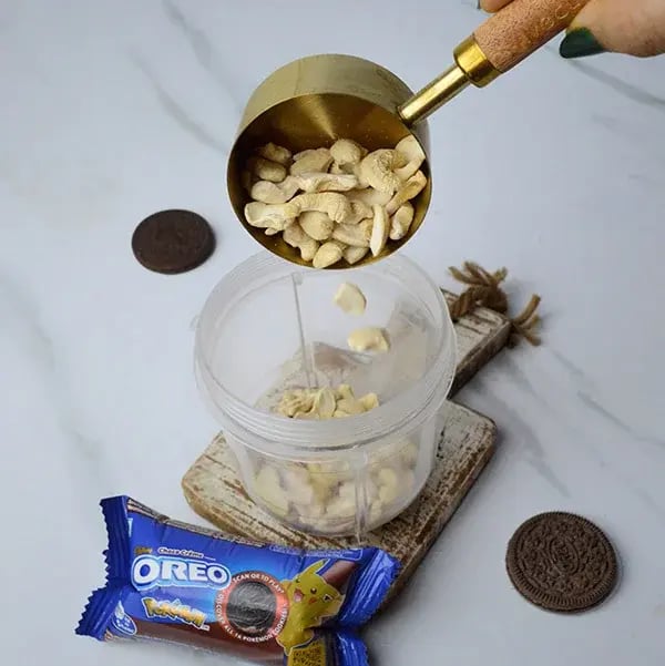 Oreo Kaju Katli Fusion - Blend the cashews