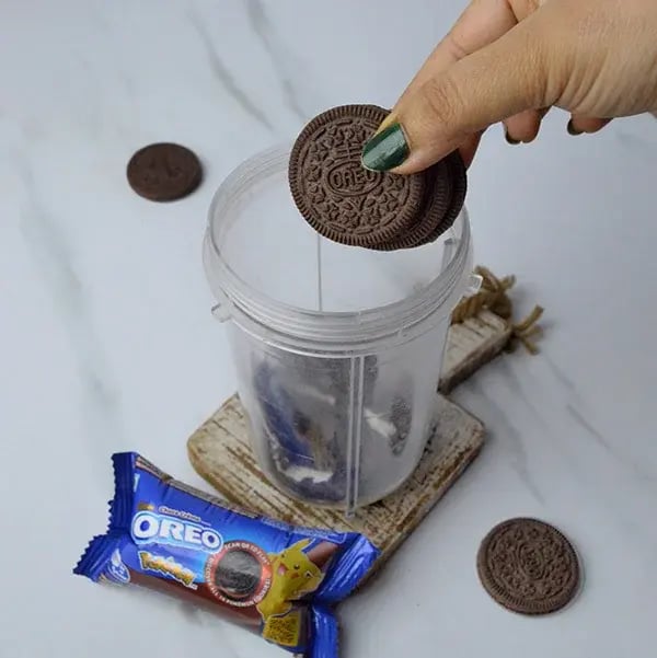 Oreo Kaju Katli Fusion - Blend the Oreo biscuits