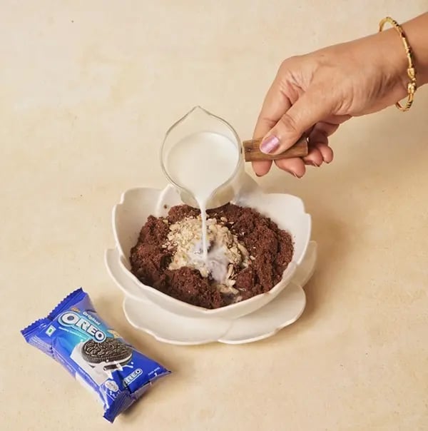 Oreo Lunch Box Cake For Friendship Day - Use room-temperature milk