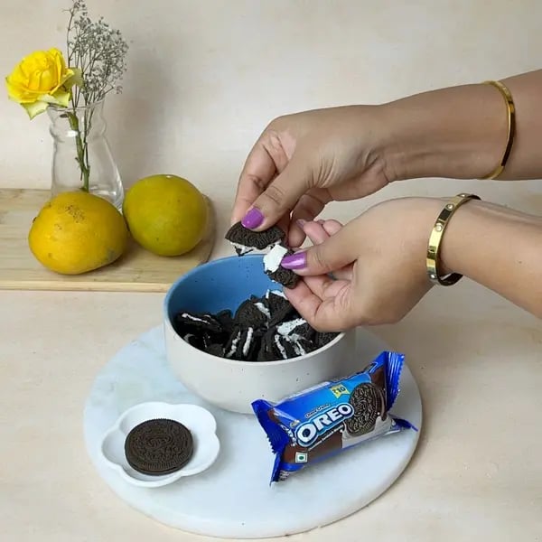 Oreo Mango Icecream Cake - Breaking Oreo Biscuits