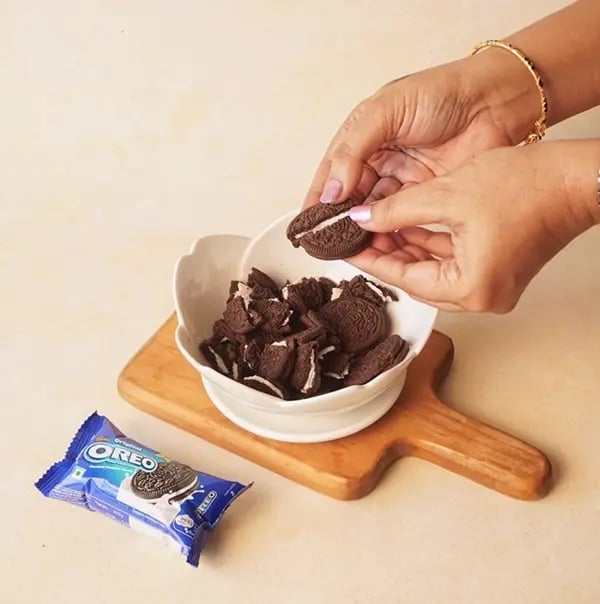 Oreo Mango Lollipop-Break the Oreo Cookie