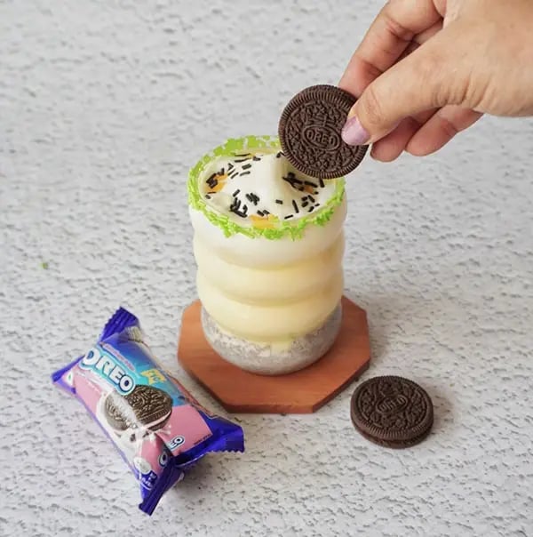 Oreo Mango Milkshake - Garnish with One Oreo cookie