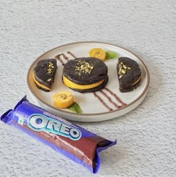 Oreo Mango Sandwich
