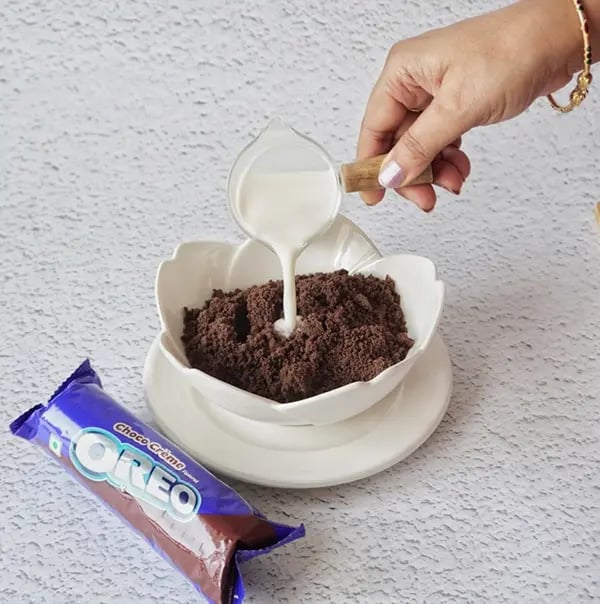 Oreo Mango Sandwich -Add a little milk to the cookie crumbs
