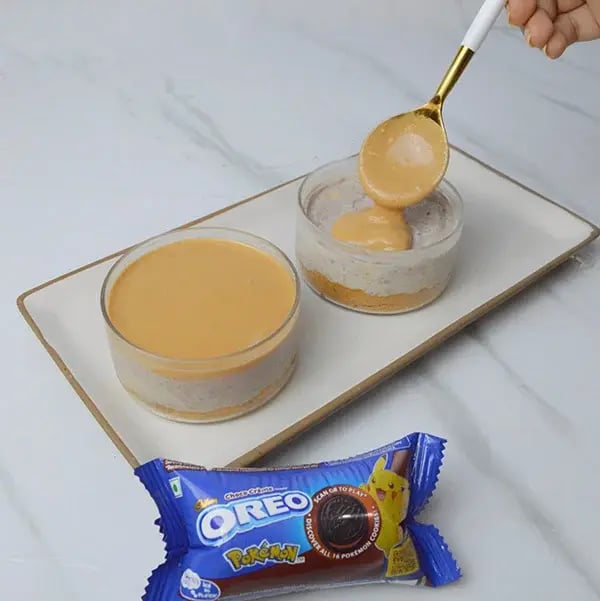 Oreo No-Bake Biscoff Cheesecake with Cashew Crumble - Melt Biscoff spread