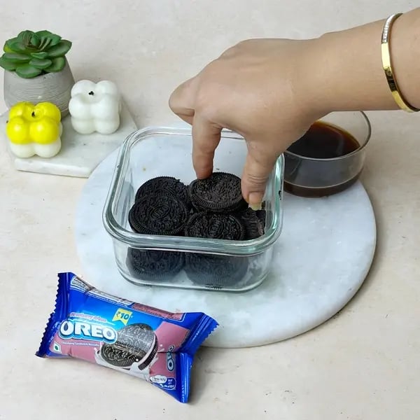 Oreo Nobake Tiramisu - Dipped Oreos Dish