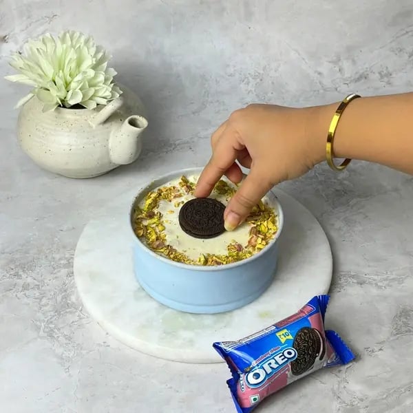 Oreo Pistachio Icecream Cake - Pouring Cream Mixture