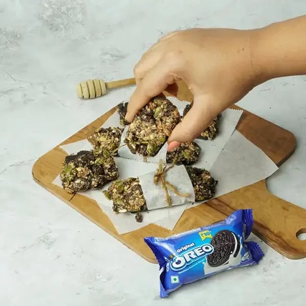 Oreo Quick Caramel Granola Bar - Cut into bars