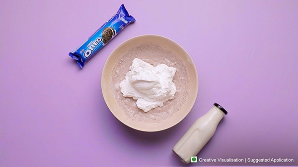 Easy No-Bake Oreo Roll Recipe - Whipped Cream Mixture