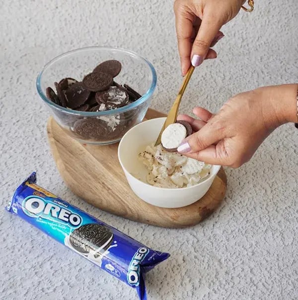 Oreo Sushi - Separate the cream from the cookies