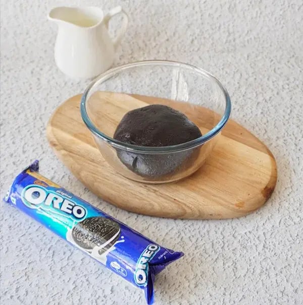 Oreo Sushi - Dough to rest