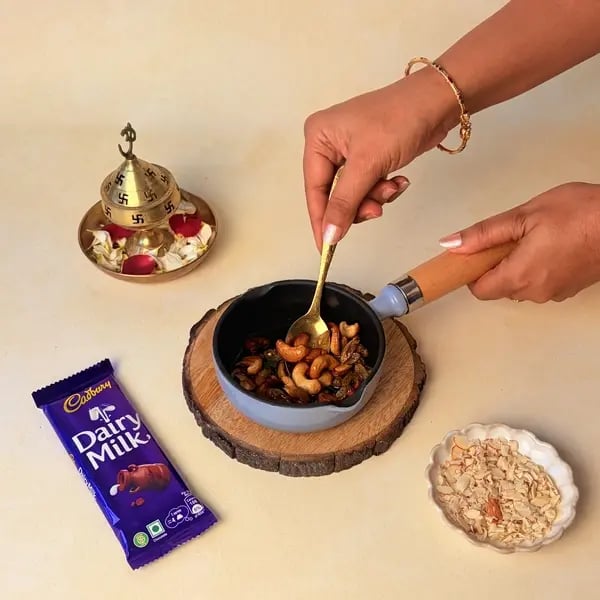 Pal Payasam With Cadbury Dairy Milk Chocolate For Onam - Frying Cashews Raisins