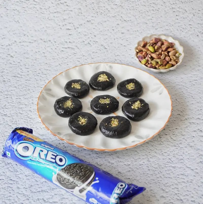 Peda with Oeo and Pistachios Recipe