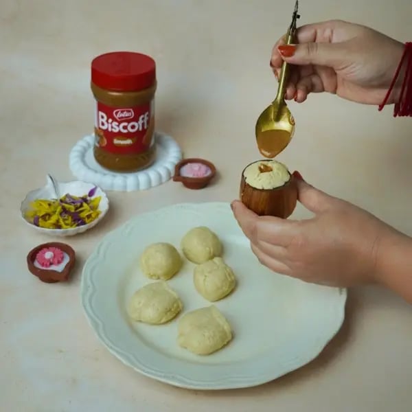 Sandesh Recipe With Biscoff-Stuffed Jolbhora: A Bengali Sweet With A Modern Twist - Sealing Biscoff Filling