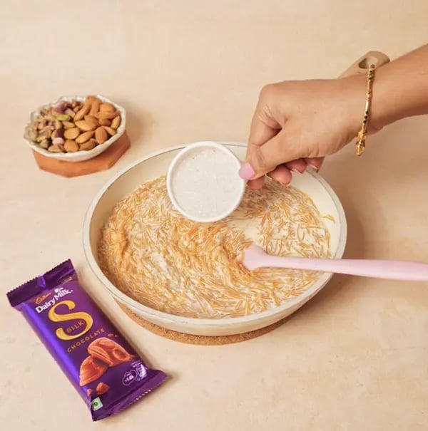 Seviyan Kheer with Cadbury Dairy Milk Silk -Simmer for 5–7 minutes