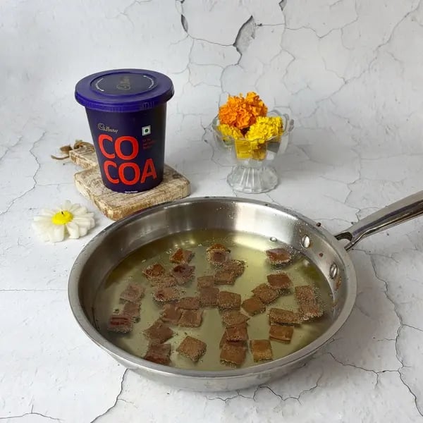 Shankarpali Recipe With Cocoa: Make These Crispy Chocolatey Bites For Diwali - Frying Shankarpali Pieces