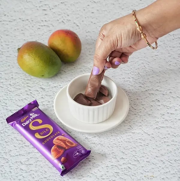 Silk Chocolate Mango Falooda with Sabja Seeds-Break Silk chocolate into pieces