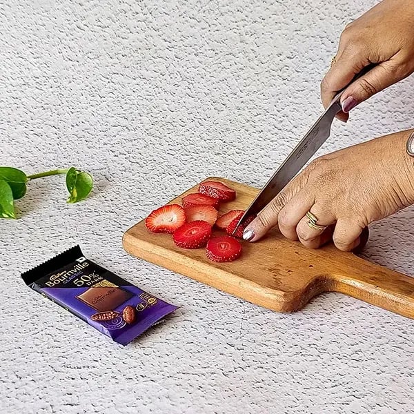 Strawberry Chocolate Bites - Slice the strawberries