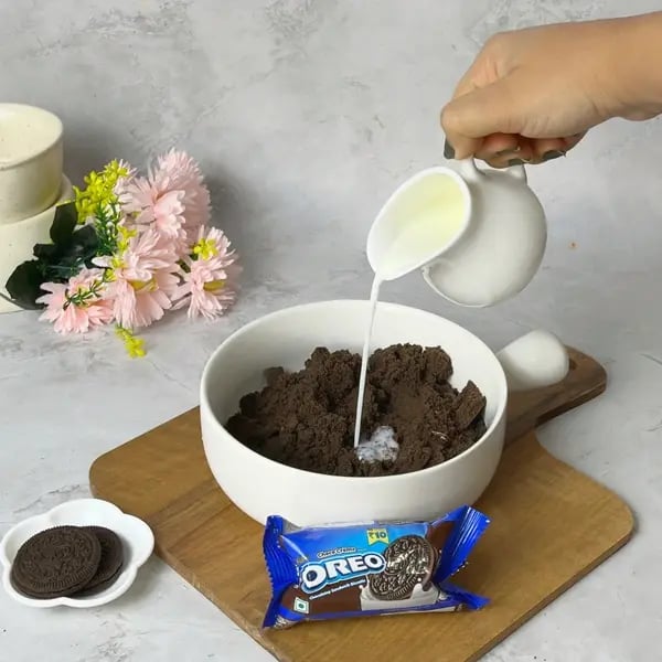 Super Easy Oreo Brownie Cake - Powdered Oreos In Bowl