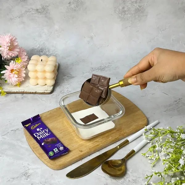 The Ultimate Vanilla Cinnamon Dairymilk Cheesecake - Melting Chocolate Cream