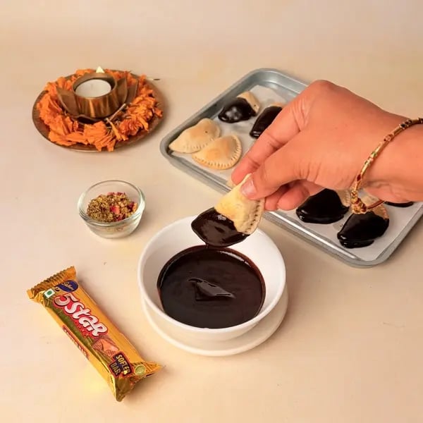 Try This Diwali Special Baked Gujiya Recipe With Cadbury 5 Star For Your Loved Ones - Chocolate Drizzled Gujiyas