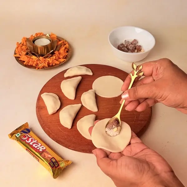 Try This Diwali Special Baked Gujiya Recipe With Cadbury 5 Star For Your Loved Ones - Filling Dough Disc