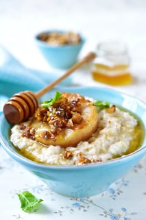 5 Clever Hacks to Make Oats with Pear, Honey Cream & Silk Swirls ...